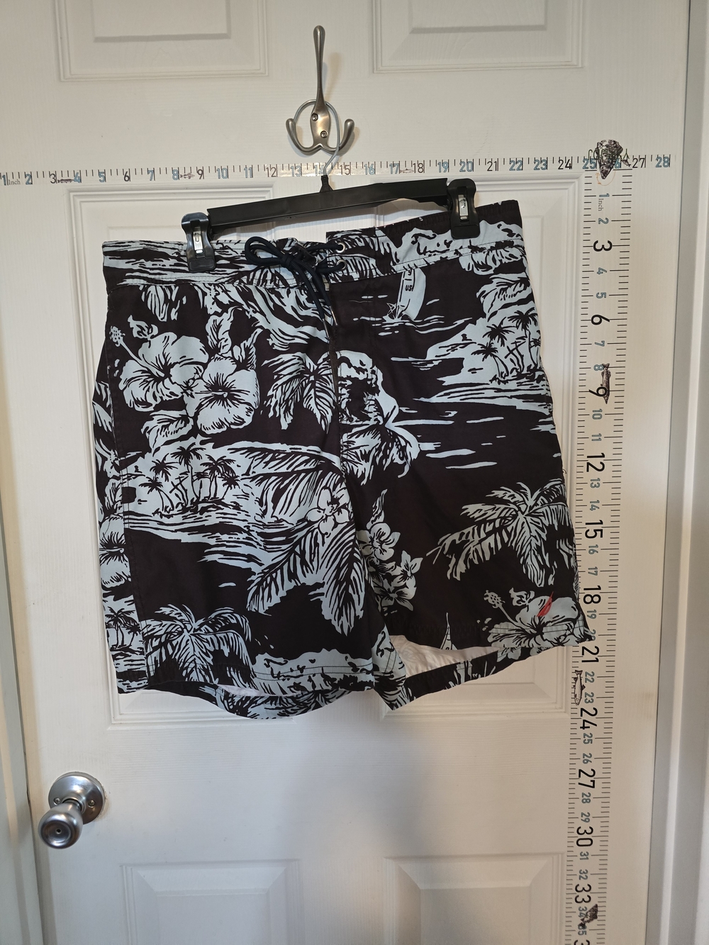 Nautica Black and White Tropical Print Hybrid Shorts